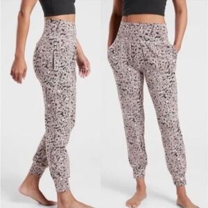 Athleta Salutation textured jogger Meadow Decadent Chocolate L Gym Athleisure